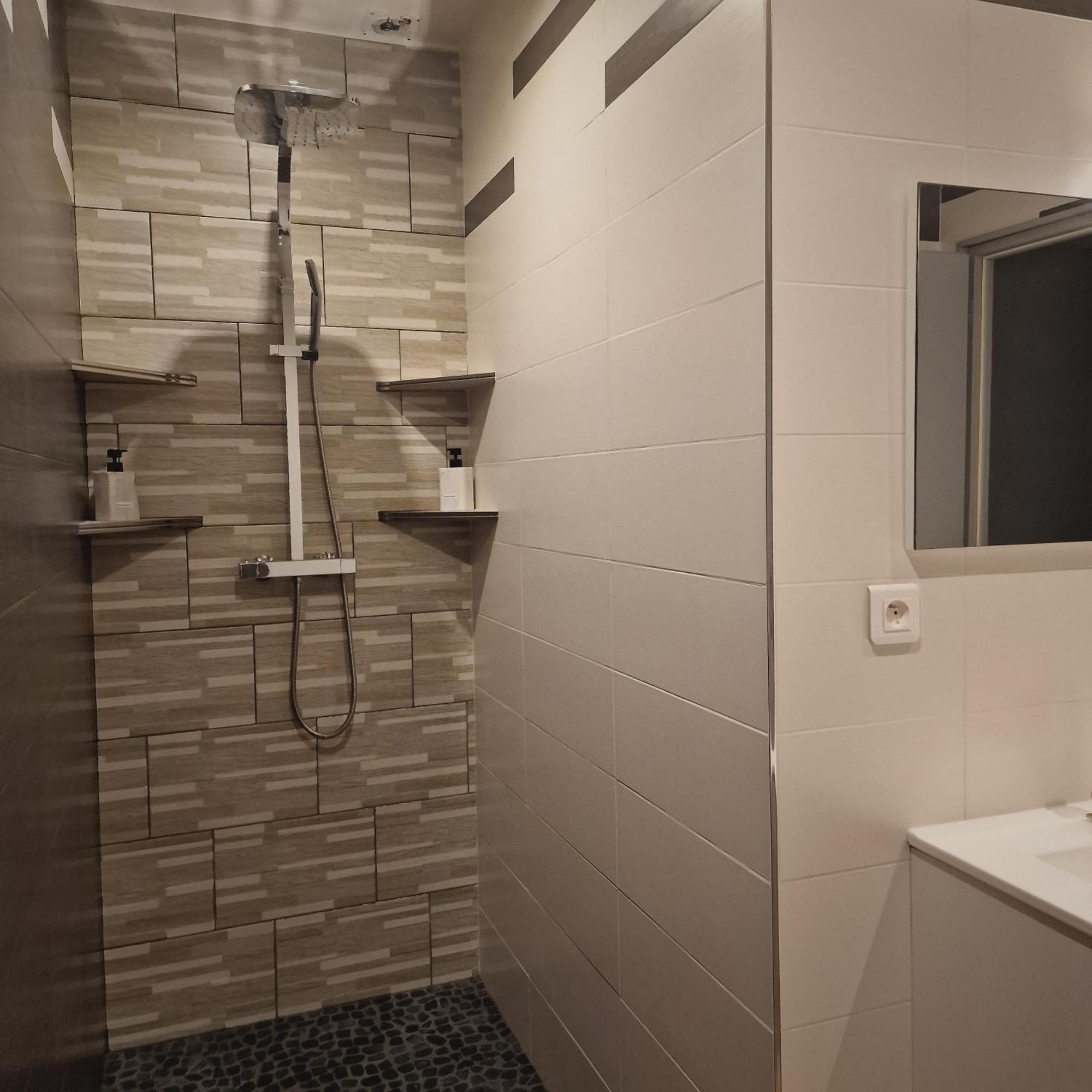 Les Chambres De Sandra Nurieux-Volognat Habitación foto